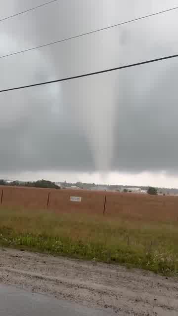 VIDEO: Tornado research team dispatched to CFB Borden area - Orillia News